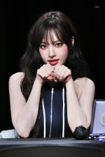 250831-IVE-LIZ-at-Fansign-Event-documents-1.jpeg