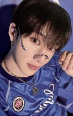 [SCAN] BANG CHAN - SEASON’S GREETINGS 2025 (STRAY KIDS).jpeg