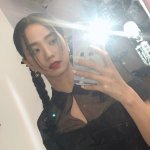 jisoo_mirror_selcas.jpg
