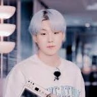 𝕪𝕠𝕠𝕟𝕘𝕚 𝕙𝕒𝕟𝕕𝕤𝕠𝕞𝕖