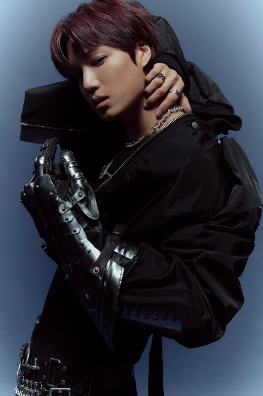 KAI EXO REVERXE Crown Photo 1