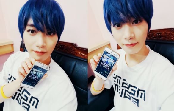 Daewon with blue hair