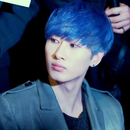 Eunhyuk with blue hair