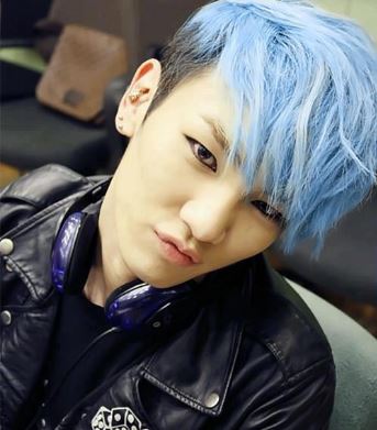 Key with blue hair