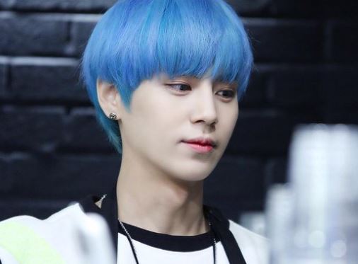 Suwoong with blue hair