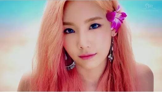 Taeyeon pink hair