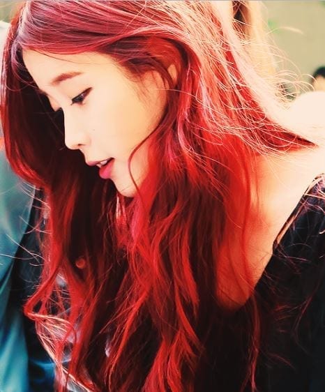Iu with red hair