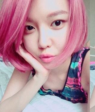 Sooyoung pink hair
