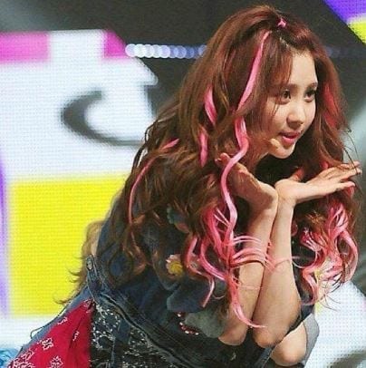 Seohyun pink hair