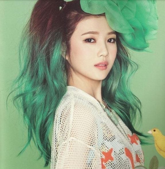 Red Velvet Joy green hair