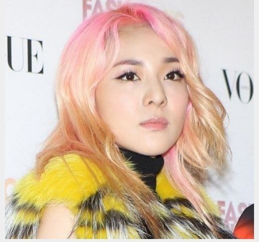 Dara with pink hair