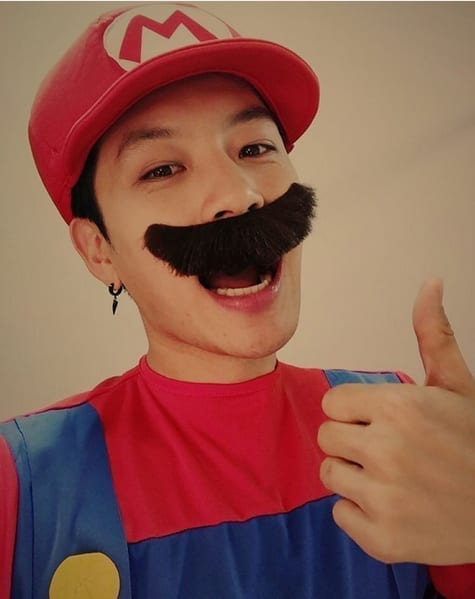 Se7en as super mario