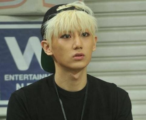 Hyunseung blonde hair