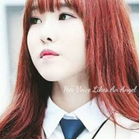 Yuju red hair