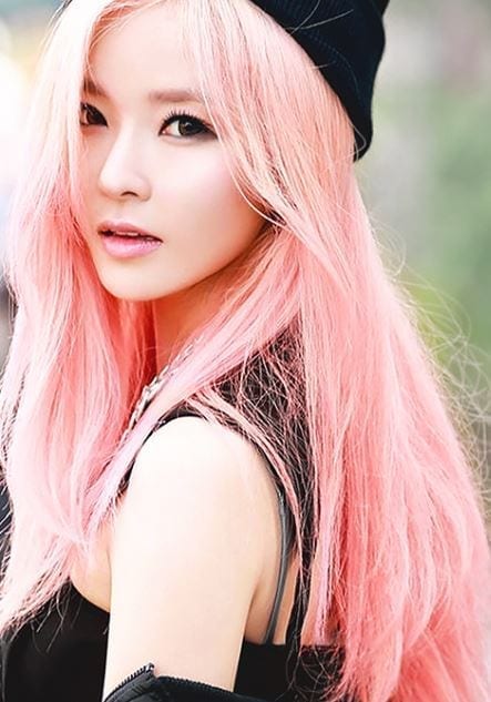 Gilme pink hair