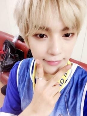 Minhyuk blonde hair