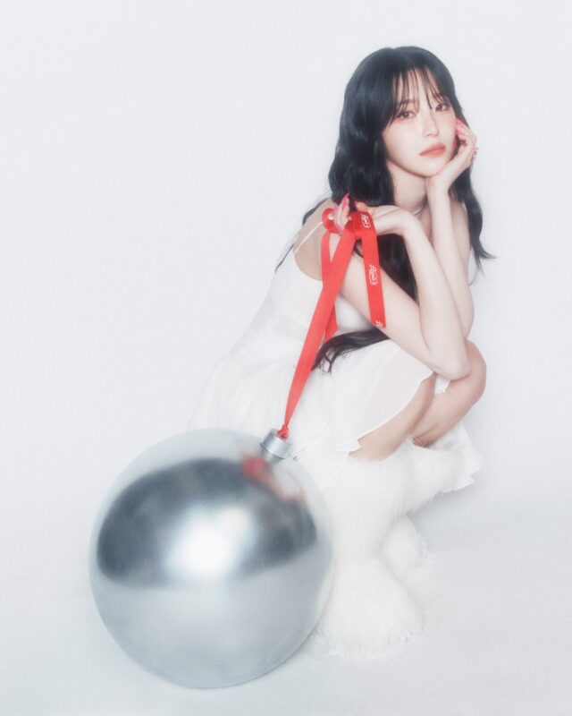 JIHEON fromis_9 White Snow