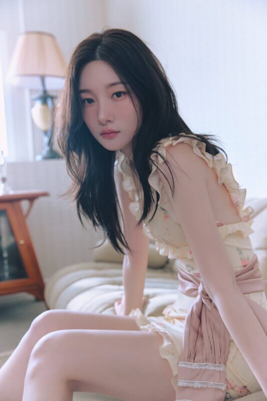 CHAEYEON I.O.I : LOOP Concept Photo