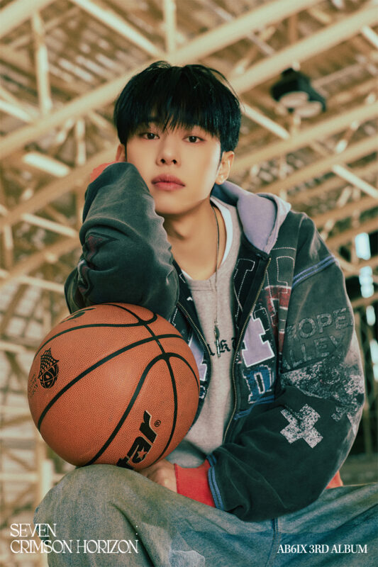 DONGHYUN AB6IX SEVEN : CRIMSON HORIZON Concept Photo 1