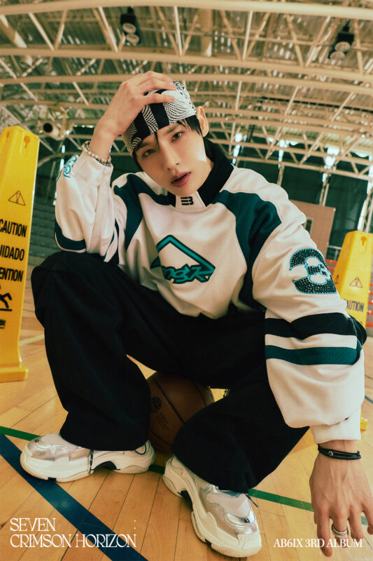 WOONG AB6IX SEVEN : CRIMSON HORIZON Concept Photo 1