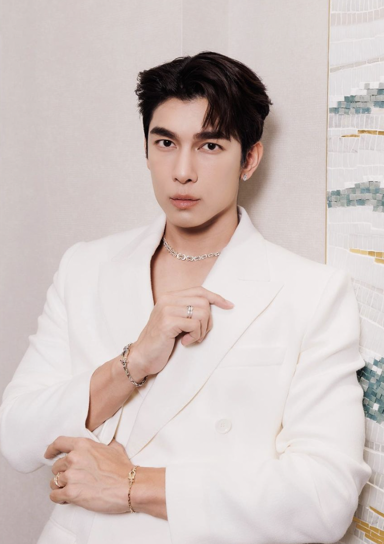 Suppasit (Mew) Jongcheveevat Profile and Facts (Updated!) - Kpop 