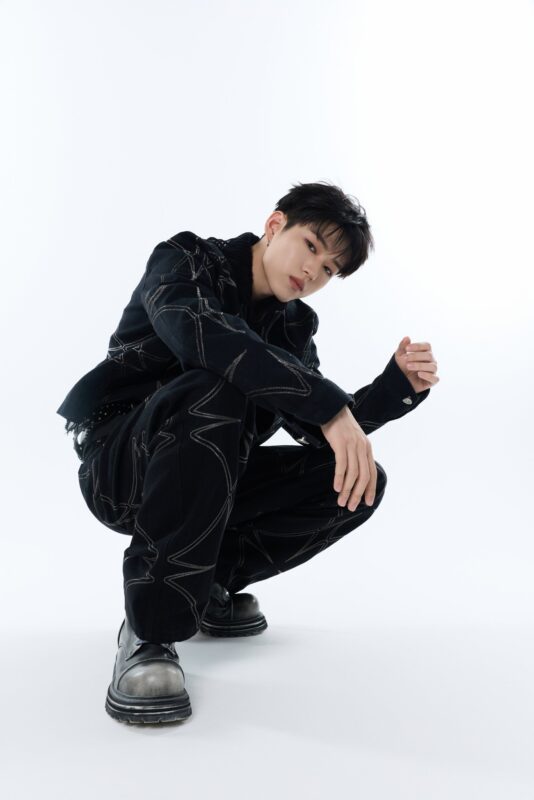 DEY YOUNITE ‘INYUN Part.1’
OFFICIAL PHOTO IN ver.