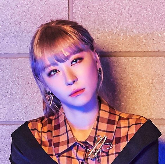 LOLA Profile & Facts (Updated!) - Kpop Profiles