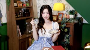 MUU Hello, Wonderland Photo