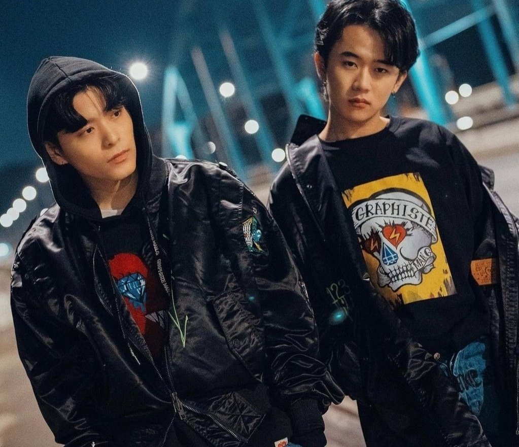 Peak and Pitch kpop duo