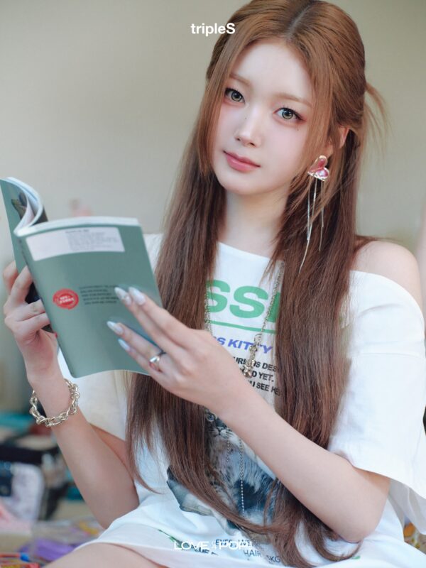 JooBin tripleS ASSEMBLE26 LOVEnPOP Blooming Flower ver. Concept Photo