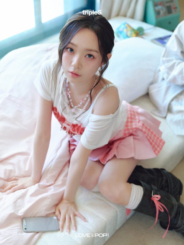 Kim SooMin tripleS ASSEMBLE26 LOVEnPOP Blooming Flower ver. Concept Photo