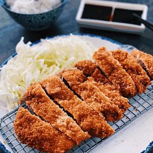 Tonkatsu (Deep-fried pork cutlet)