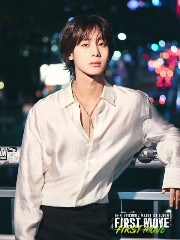 HYUNYUL Hi-Fi Un!corn FIRST MOVE Photo