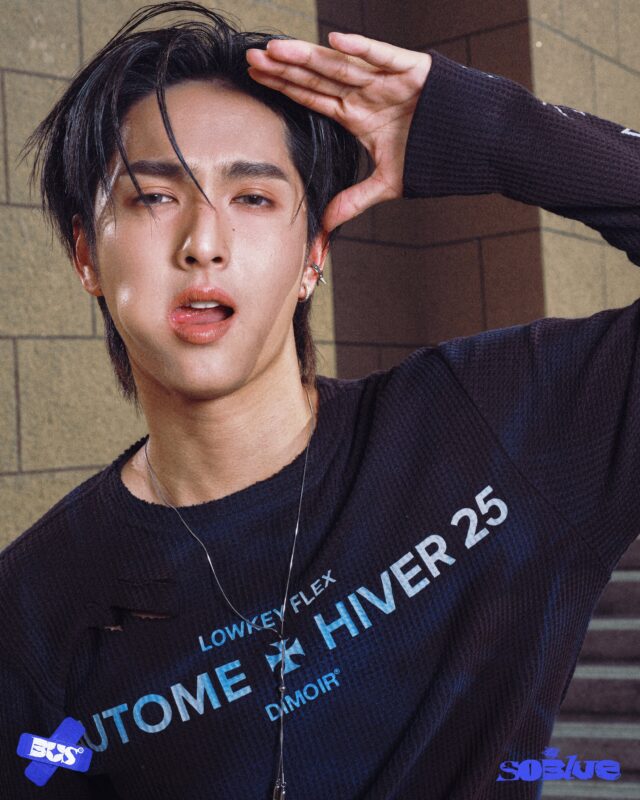 COOPER BUS So Blue Photo