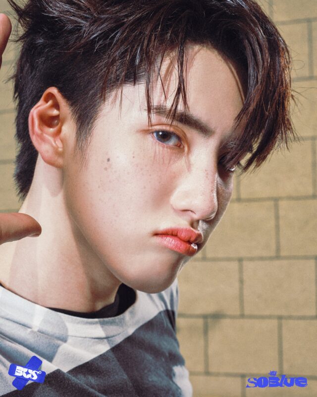 PHUTATCHAI BUS So Blue Photo