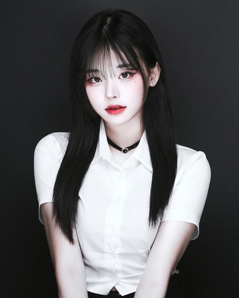 Hina (QWER) Profile and Facts (Updated!) - Kpop Profiles