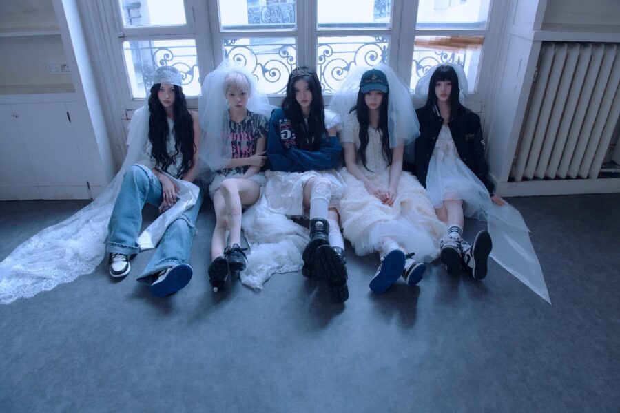 ILLIT MAMIHLAPINATAPAI Concept Photo IT'S ME