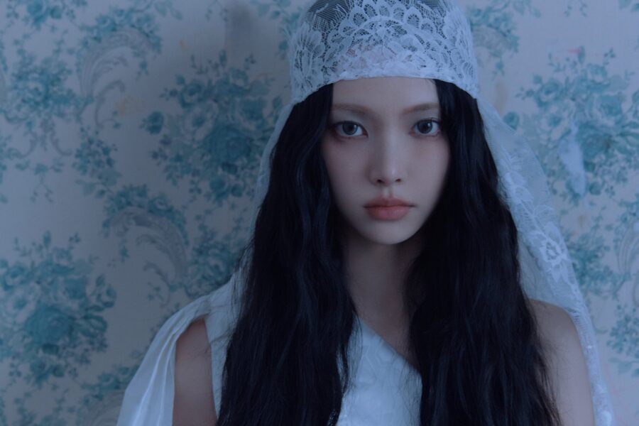 YUNAH ILLIT MAMIHLAPINATAPAI Concept Photo IT'S ME