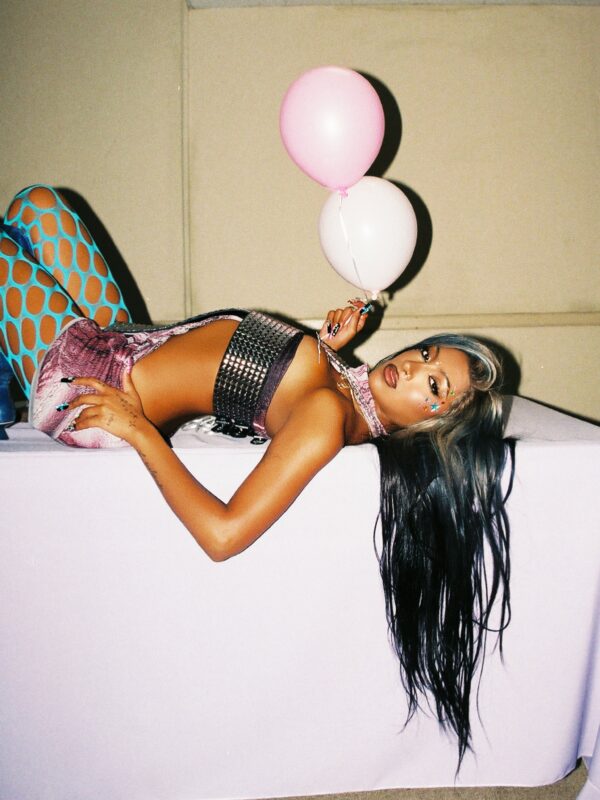 LARA KATSEYE PINKY UP Concept Photo