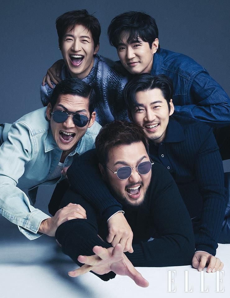 韓国 g.o.d（ジーオーディー）1st写真集［good book］ 韓国 g.o.d（ジーオーディー）1st写真集［good book］ - メルカリ