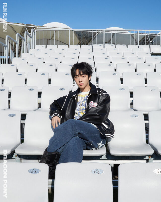 Taegyu Dragon Pony RUN RUN RUN Photo Stands