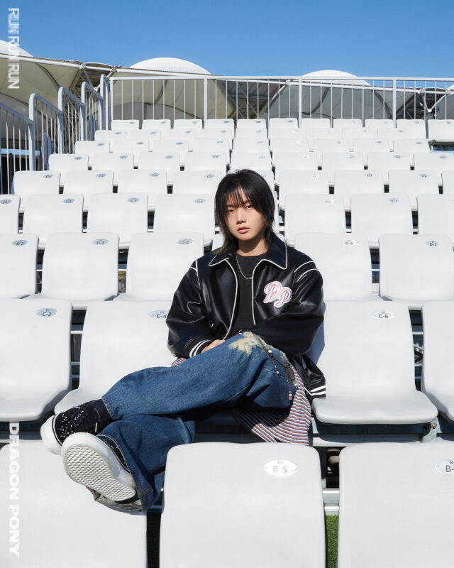 Ganghun Dragon Pony RUN RUN RUN Photo Stands