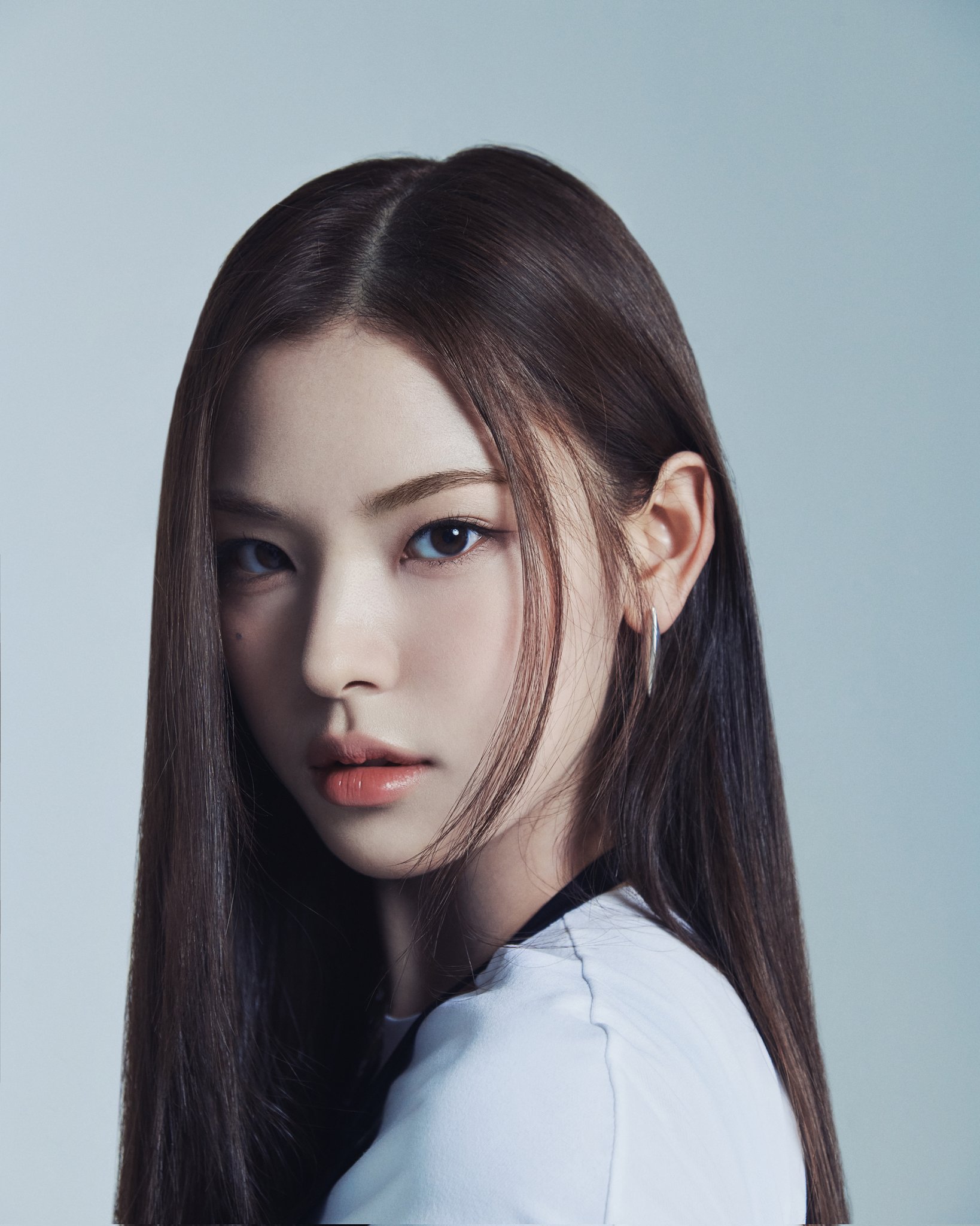 Mai Izna Profile Updated Kpop Profiles 9420