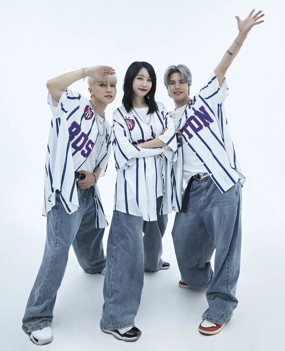 Yokjjuhaeung kpop co-ed group