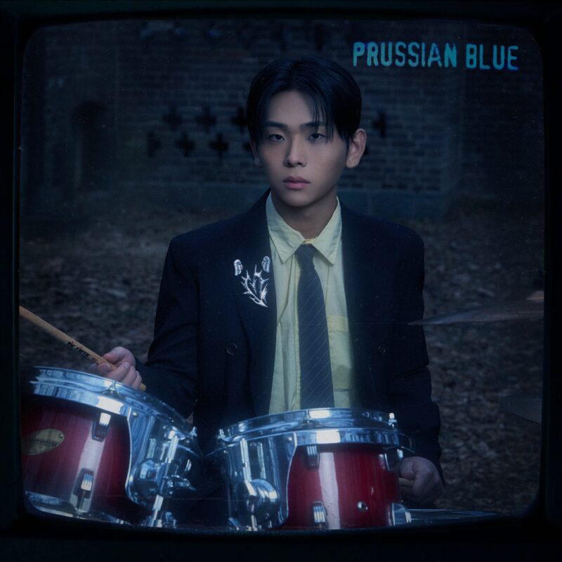 KIM DAEHUN can't be blue PRUSSIAN BLUE Photo