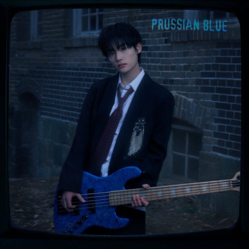 LEE HWUIWON can't be blue PRUSSIAN BLUE Photo