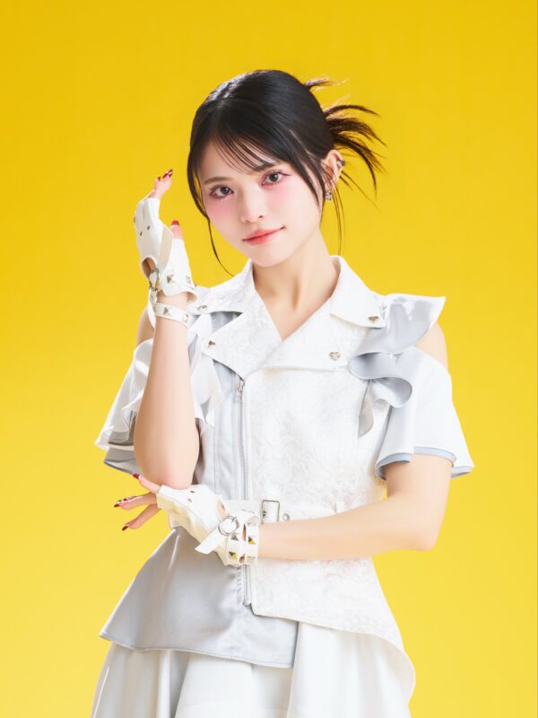 Aika KOURiN New Visual Photo