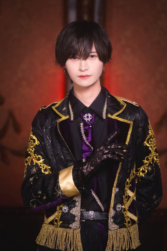 Rui STRAY DOGs New Visual Photo