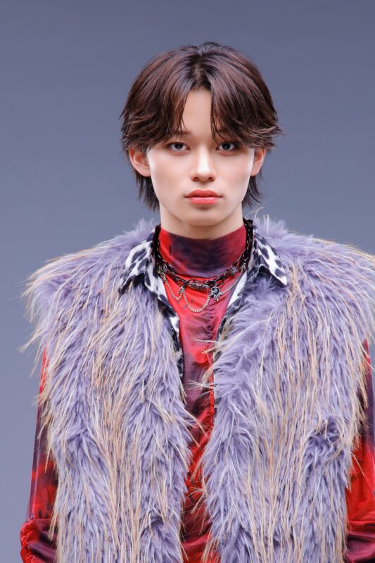 SHO SEVENIC LOOPER Photo