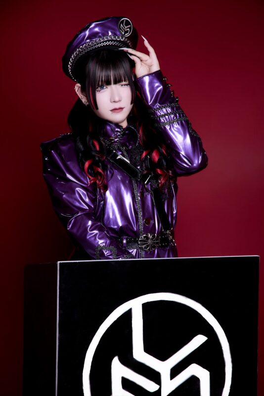 Fuyuki LYS BLACK New Visual Photo